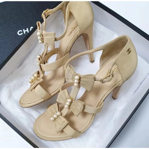 NWOB Chanel Cream Faux Pearl Bow Heeled Sandals Sz.41 - Picture 1 of 10
